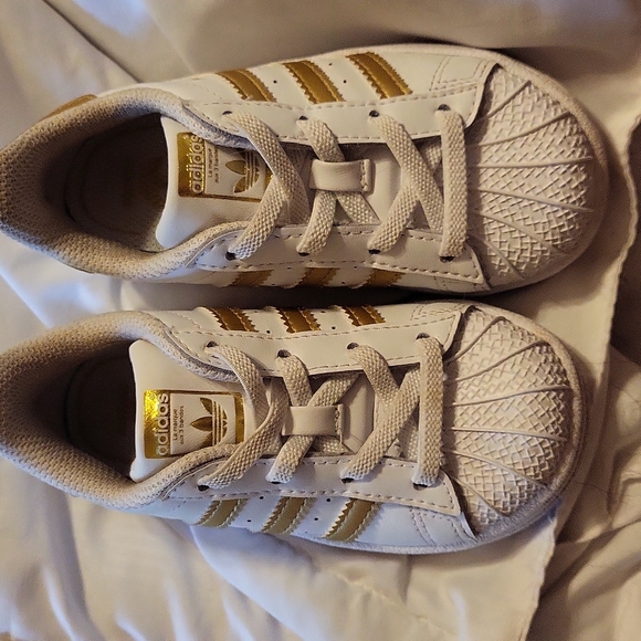 Superstar Adidas gold n white unisex sneakers 8 k - Picture 9 of 9